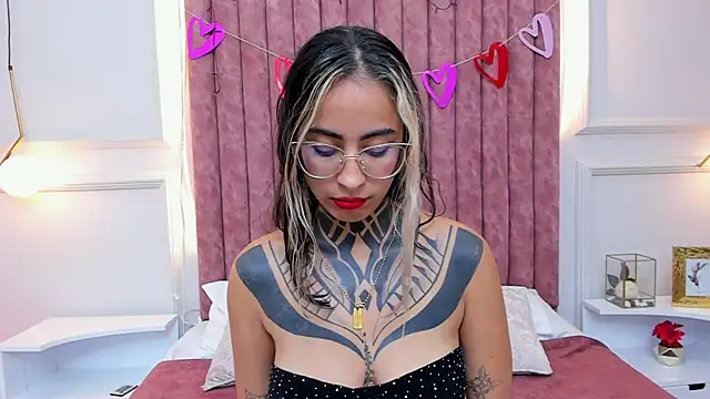 NicoleBlum online show from February 12, 11:51 pm