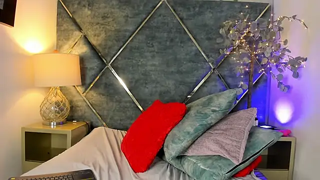 DannaFalco25 online show from January 16, 6:27 pm