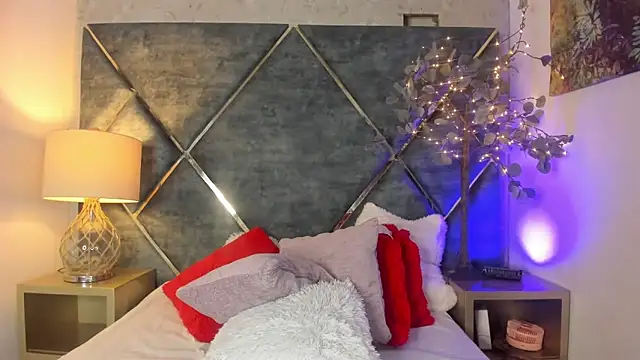 DannaFalco25 online show from February 4, 7:55 pm