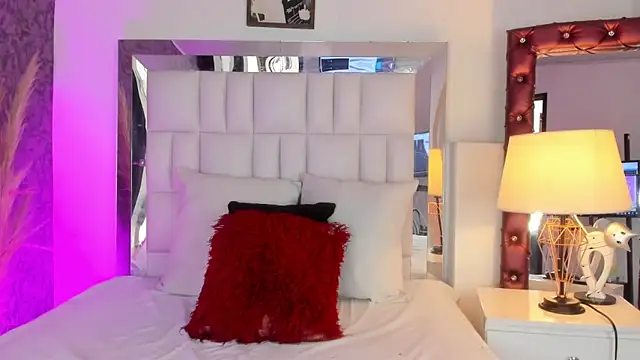 DannaFalco25 online show from February 12, 8:40 pm