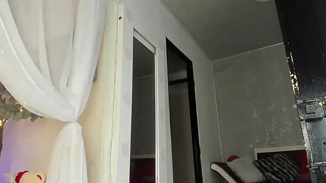 DannaFalco25 online show from February 20, 10:59 pm