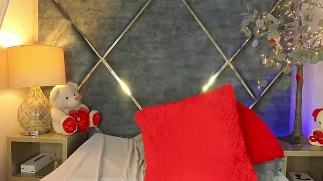 DannaFalco25 online show from February 23, 9:05 pm