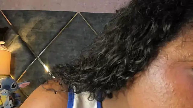 DannaFalco25 online show from March 14, 12:21 am