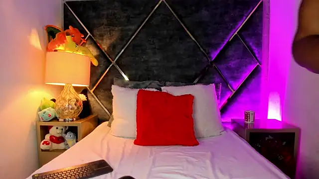 DannaFalco25 online show from September 11, 8:42 pm