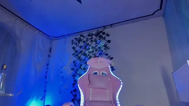 -Camila  online show from January 9, 8:01 pm