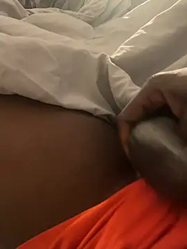 Snapshot of little0245 chatting on December 26, 6:12 pm little0245 online show from December 26, 6:12 pm