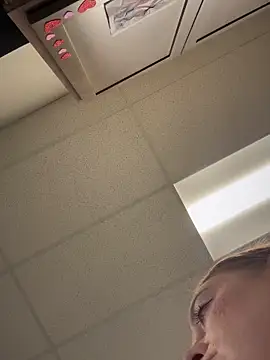 cinnatitties online show from October 27, 6:45 pm