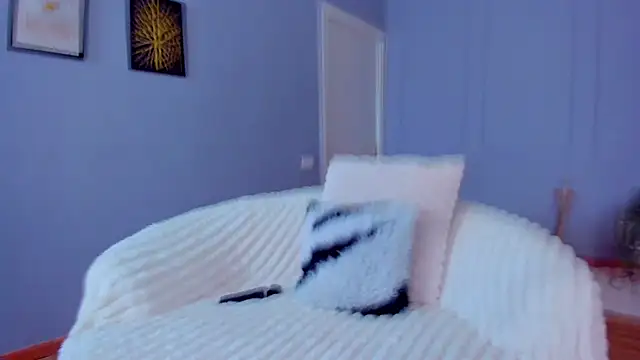 Snapshot of Awww_Ella chatting on April 30, 4:19 am Awww Ella online show from April 30, 4:19 am