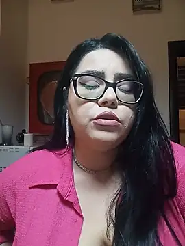 Snapshot of AriaRussell chatting on June 22, 6:49 pm AriaRussell online show from June 22, 6:49 pm