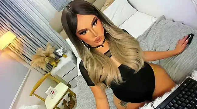 Snapshot of yourbabygoddess chatting on December 18, 1:59 am yourbabygoddess online show from December 18, 1:59 am