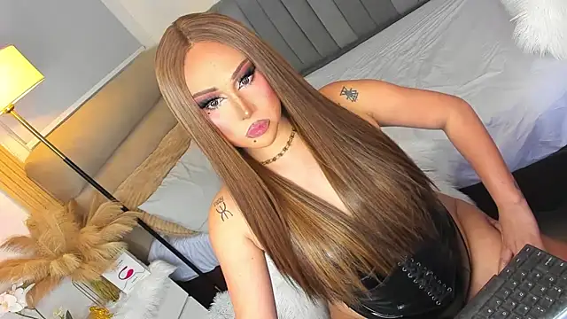 Snapshot of yourbabygoddess chatting on October 9, 11:08 am yourbabygoddess online show from October 9, 11:08 am