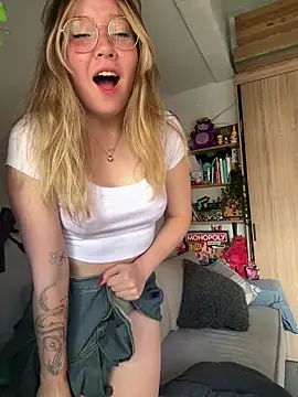 Darling XXX online show from April 3, 6:39 pm