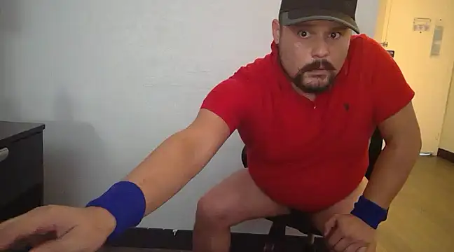 Snapshot of LumberJockMan chatting on December 4, 8:23 am LumberJockMan online show from December 4, 8:23 am