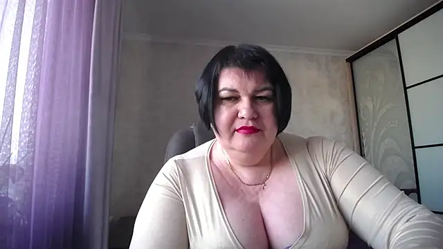 JuicyLady Di online show from February 11, 12:27 pm