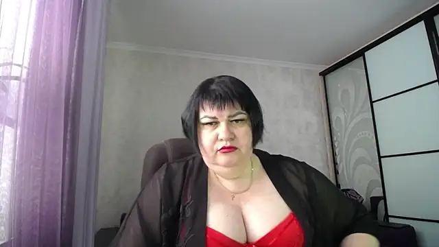 Snapshot of JuicyLady_Di chatting on May 10, 5:01 am JuicyLady Di online show from May 10, 5:01 am
