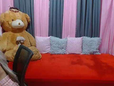 xxSexyBitch69xx online show from November 1, 2:13 am