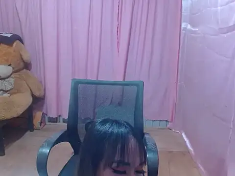 Snapshot of xxSexyBitch69xx chatting on July 28, 12:48 pm xxSexyBitch69xx online show from July 28, 12:48 pm