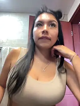 Snapshot of Abby-Sophia chatting on January 10, 7:43 pm Abby-Sophia online show from January 10, 7:43 pm