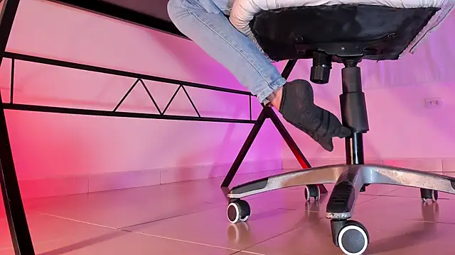 ArchieCollins online show from September 24, 4:16 am