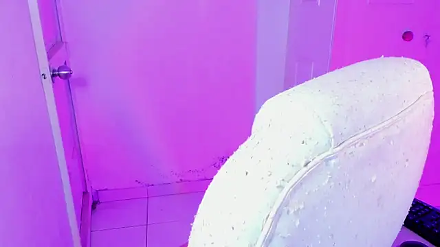 danielahot66 online show from March 20, 9:15 am