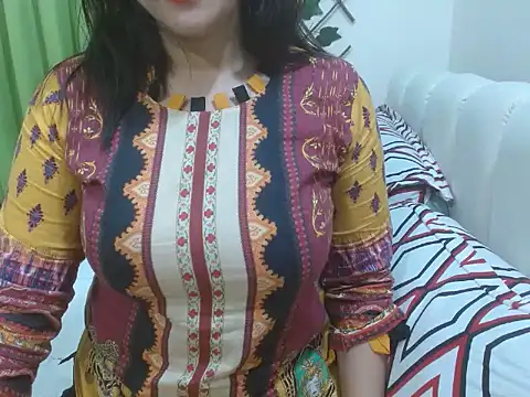 Snapshot of Lovelywife786 chatting on December 6, 5:55 pm Lovelywife786 online show from December 6, 5:55 pm