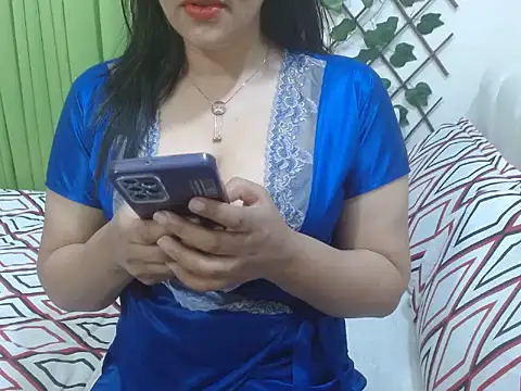 Snapshot of Lovelywife786 chatting on December 10, 3:41 am Lovelywife786 online show from December 10, 3:41 am