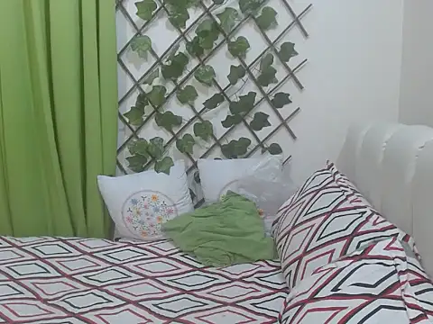 Snapshot of Lovelywife786 chatting on December 14, 2:53 pm Lovelywife786 online show from December 14, 2:53 pm