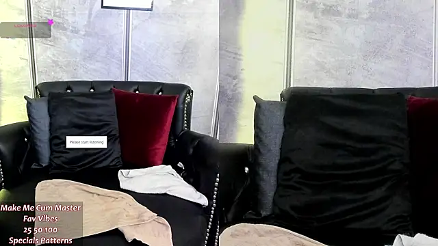 Snapshot of Mismegan_X chatting on January 25, 12:16 pm Mismegan X online show from January 25, 12:16 pm