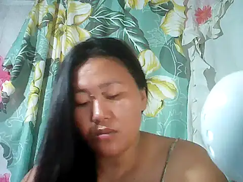 Snapshot of Sexyhorney4u chatting on October 31, 4:08 pm Sexyhorney4u online show from October 31, 4:08 pm