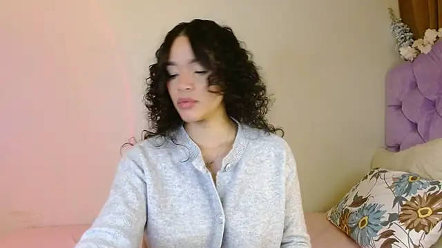 Snapshot of kiarablue chatting on June 3, 2:03 am kiarablue online show from June 3, 2:03 am