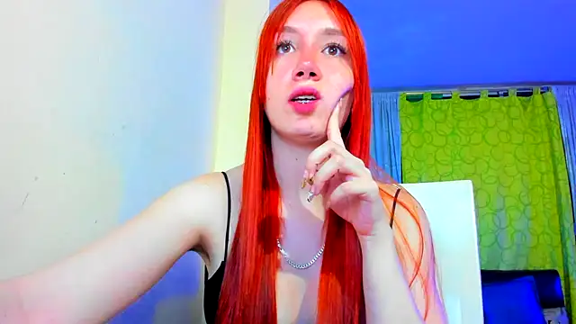 Snapshot of horny__molly_ chatting on December 18, 2:21 am horny  molly  online show from December 18, 2:21 am