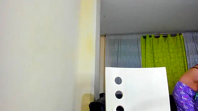 Snapshot of horny__molly_ chatting on January 18, 2:14 am horny  molly  online show from January 18, 2:14 am