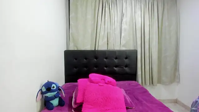 Snapshot of horny__molly_ chatting on January 9, 1:30 am horny molly online show from January 9, 1:30 am