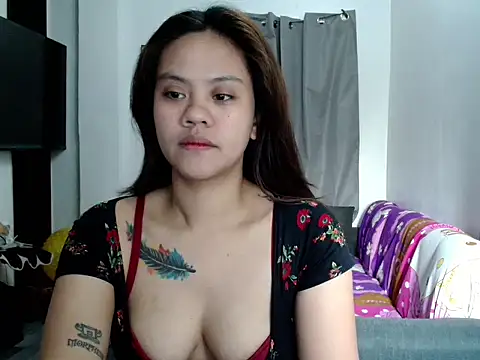 Snapshot of MistressKrizzel chatting on June 16, 11:07 pm MistressKrizzel online show from June 16, 11:07 pm