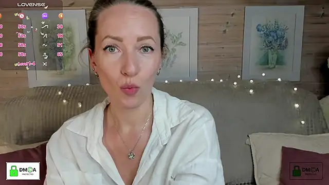 Queenymel online show from October 2, 4:03 pm