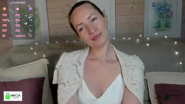 Queenymel online show from October 4, 3:21 pm