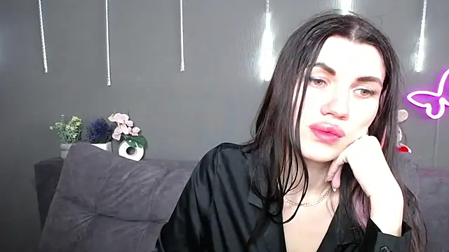 MilaLoona online show from April 24, 6:05 am