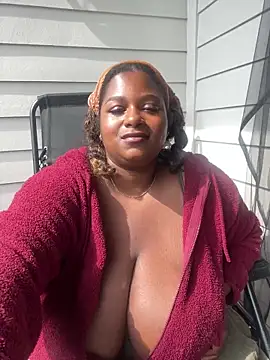 Snapshot of BigFineSelena chatting on May 18, 3:07 pm BigFineSelena online show from May 18, 3:07 pm