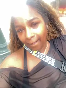 Snapshot of BigFineSelena chatting on June 6, 12:32 pm BigFineSelena online show from June 6, 12:32 pm