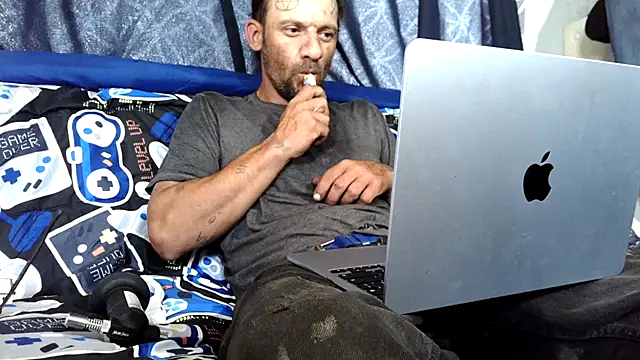 goodick4u28 online show from April 21, 6:34 pm