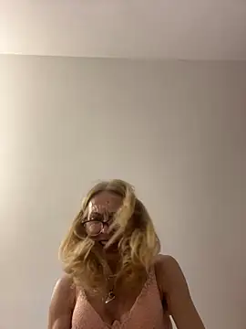 Snapshot of adella13 chatting on January 19, 11:43 pm adella13 online show from January 19, 11:43 pm