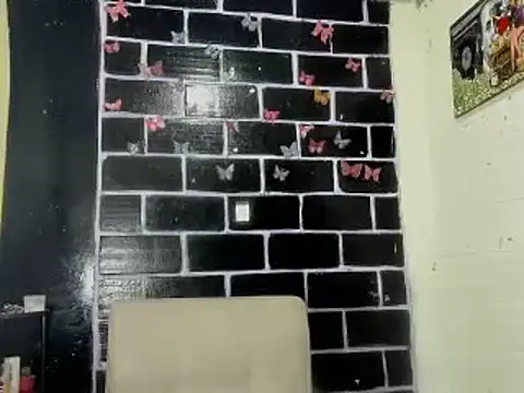 Snapshot of sarasandle chatting on February 4, 6:36 am sarasandle online show from February 4, 6:36 am