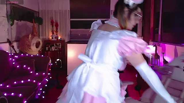 Snapshot of Aquamarinebubble chatting on February 7, 2:50 am Aquamarinebubble online show from February 7, 2:50 am