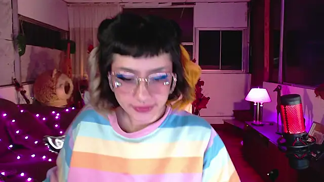 Snapshot of Aquamarinebubble chatting on March 20, 4:51 am Aquamarinebubble online show from March 20, 4:51 am