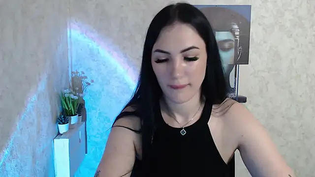 Snapshot of MisssShy_ chatting on November 22, 4:33 am MisssShy online show from November 22, 4:33 am