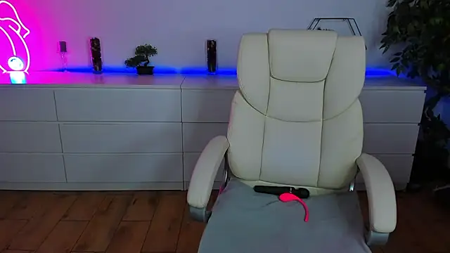 Kamilla Hot online show from October 25, 6:02 pm