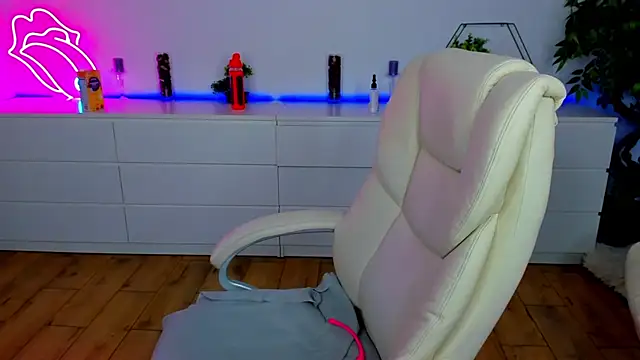 Kamilla Hot online show from November 15, 6:59 pm