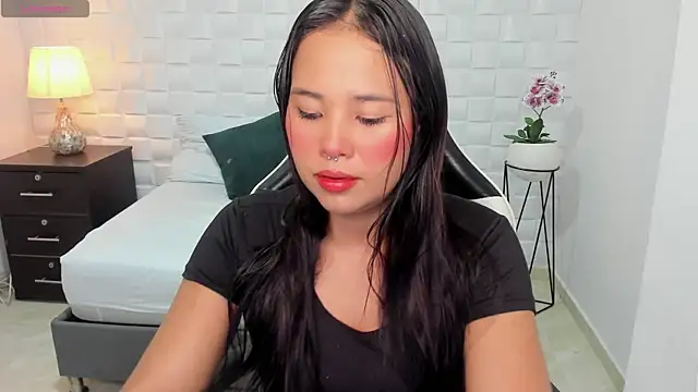 isabella florez online show from December 7, 12:24 pm