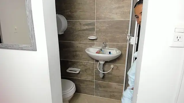 isabella florez online show from January 21, 6:02 pm