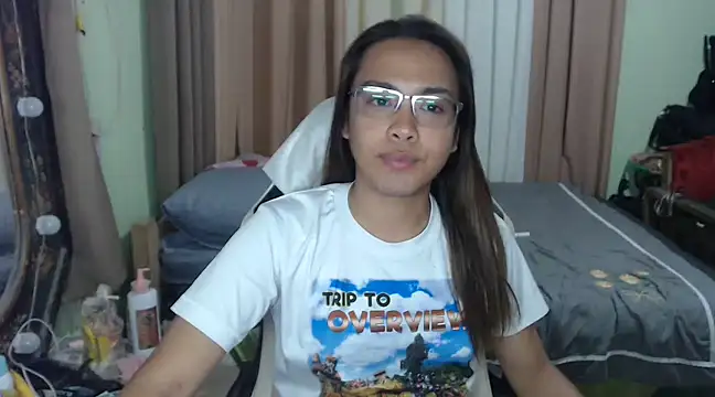 Snapshot of Your_PrettyGirlxxx chatting on March 4, 9:18 am Your PrettyGirlxxx online show from March 4, 9:18 am